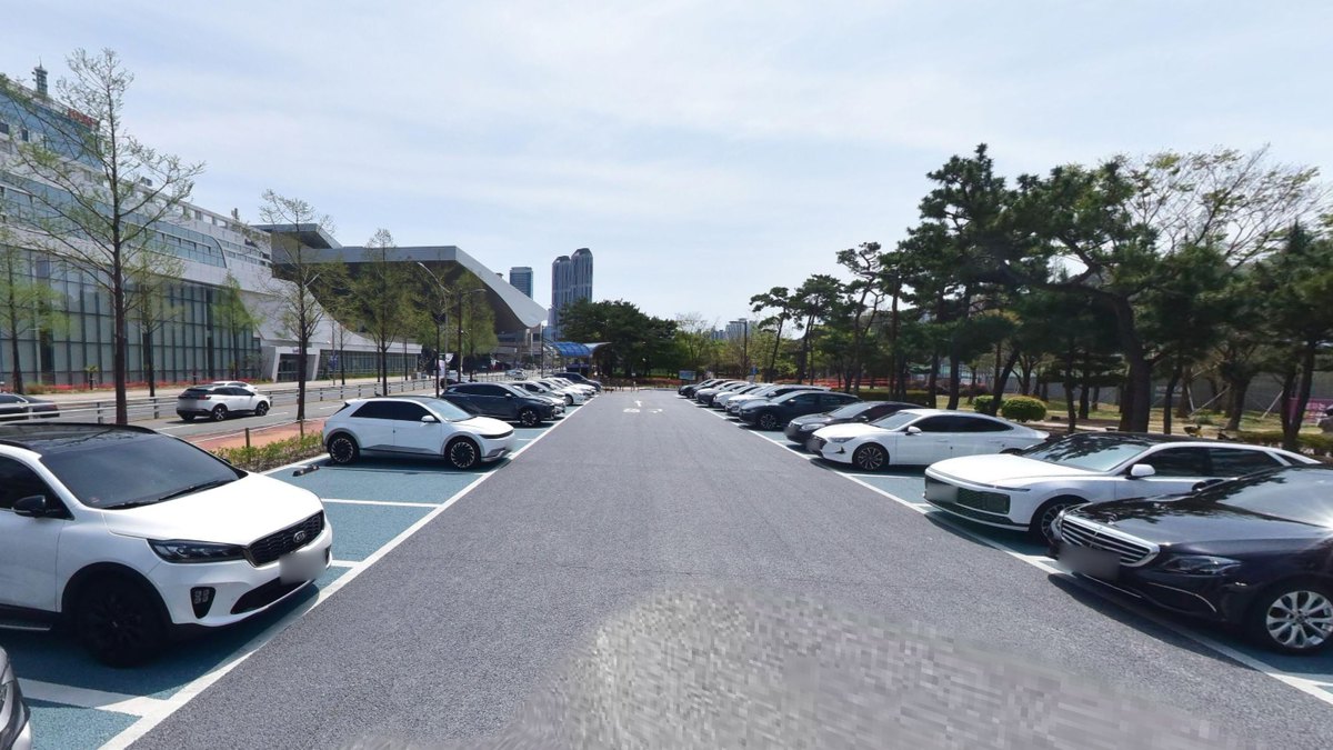 APEC Naru公园停车场